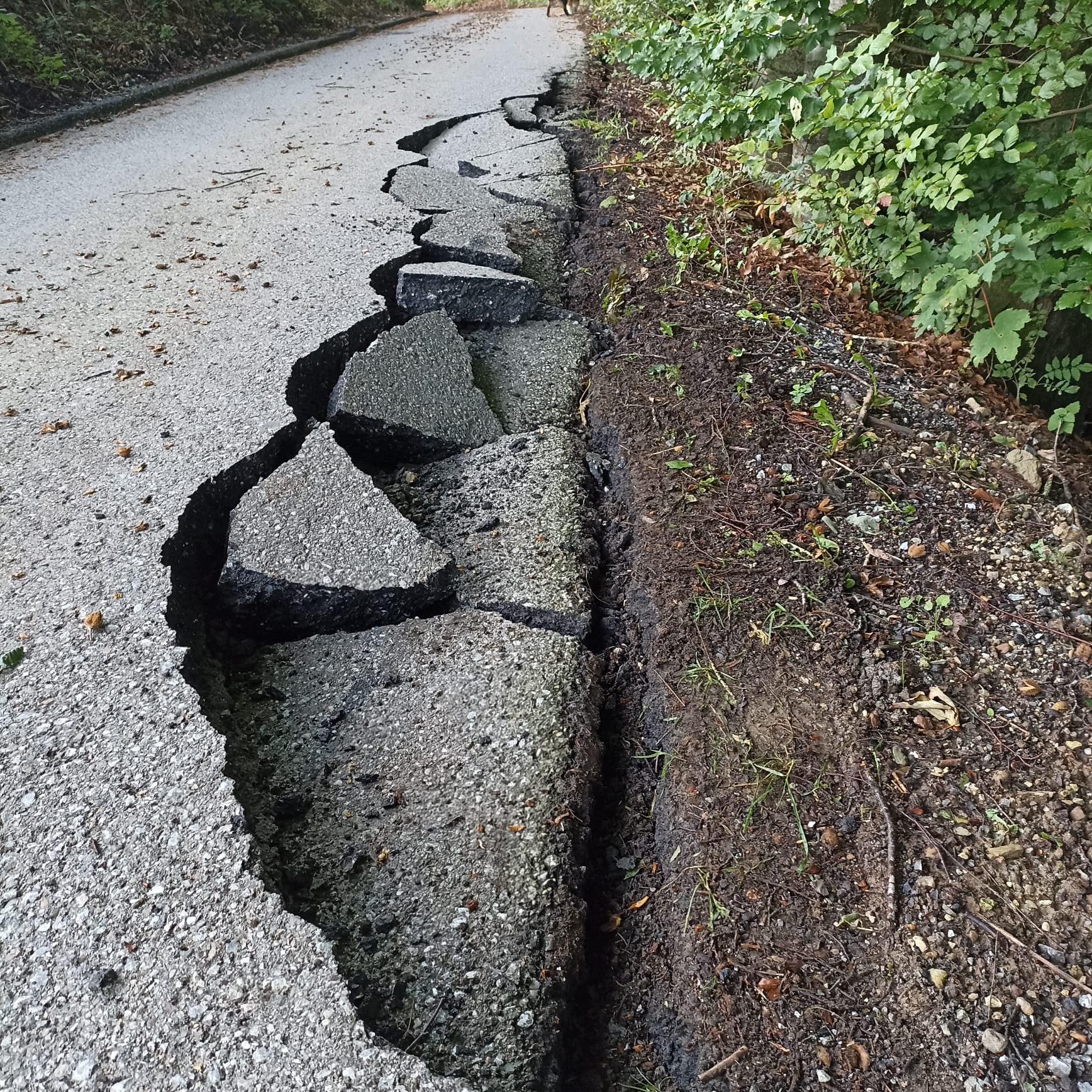 Straßenschäden in Siegharting